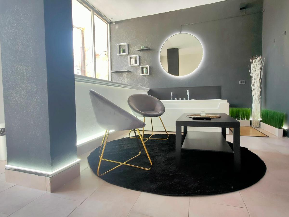 Central Wellness Suite Бари Экстерьер фото