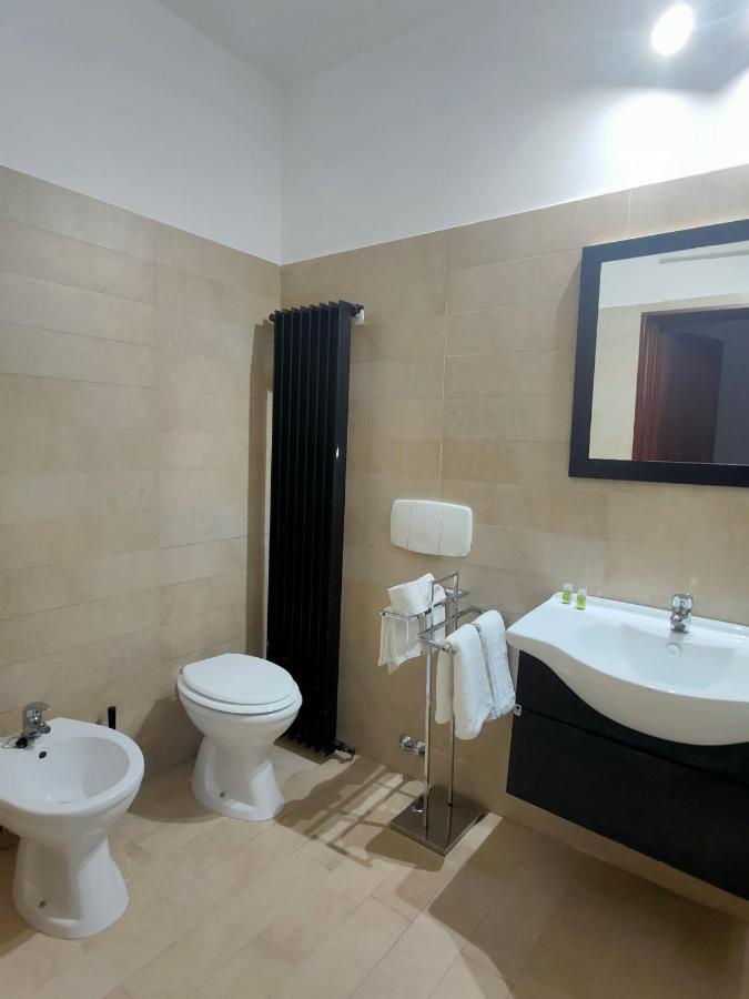Central Wellness Suite Бари Экстерьер фото